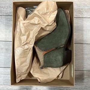 Lucky Brand LK-Basel Olive Green Oiled Suede Booties Size 7.5M